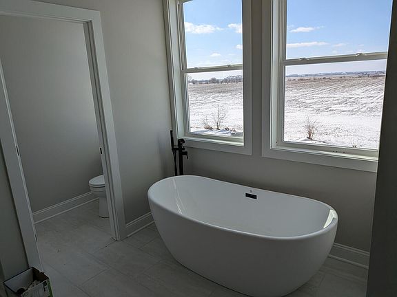 5th image of 675 S Regulators St