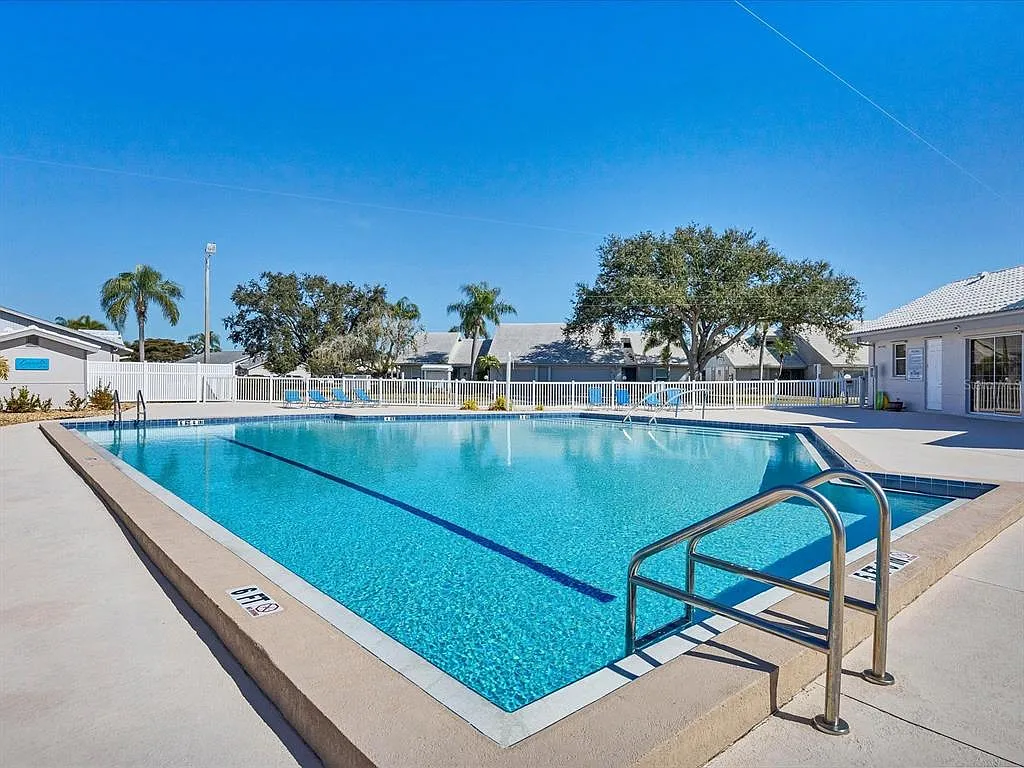3 bed, 2.0 bath, 1803 sqft, $2,875 — Photo 4