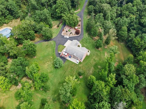 472 Ridgefield Dr, Cape Girardeau, MO 63701