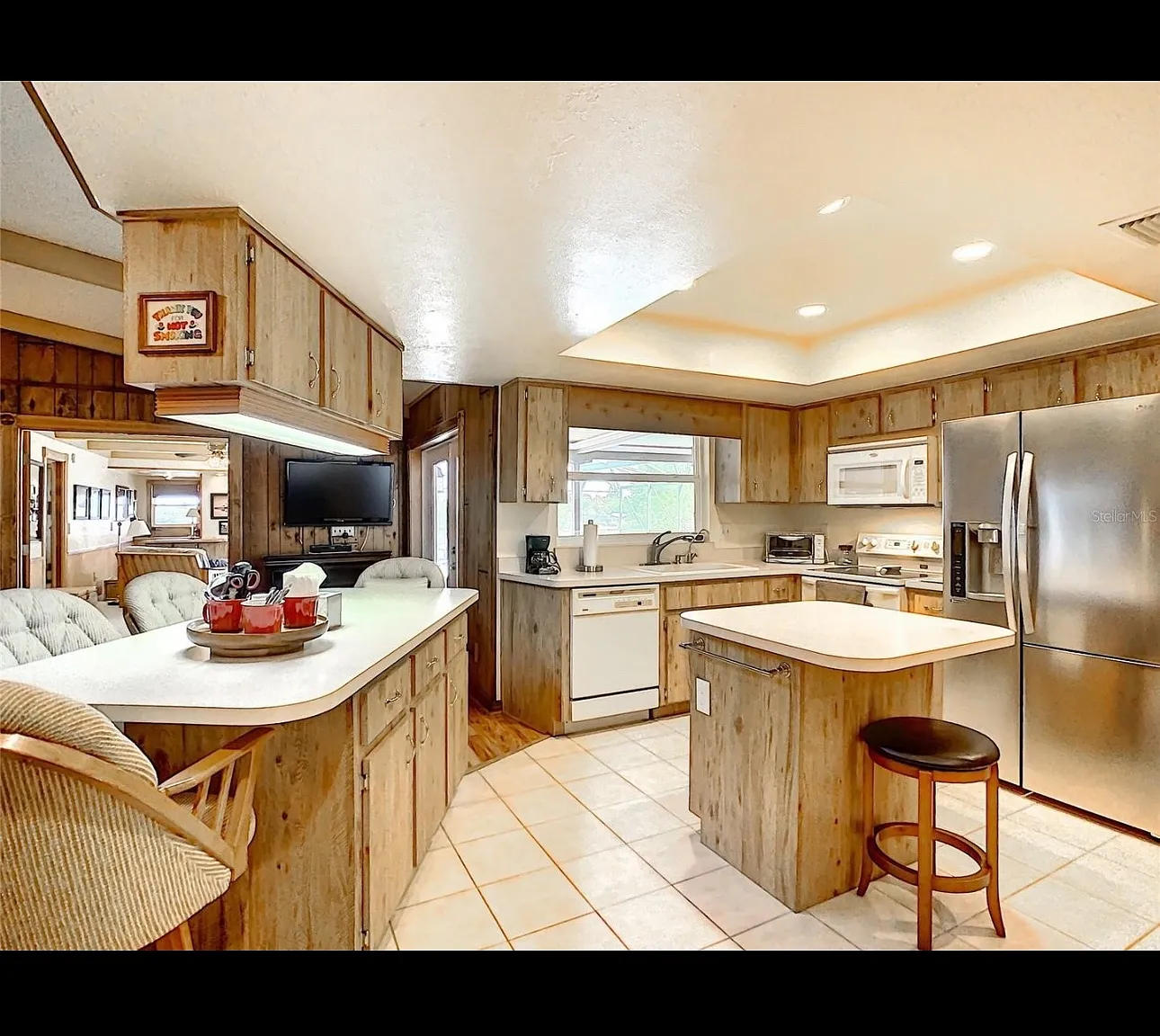4 bed, 3.5 bath, 2730 sqft, $2,950 — Photo 2