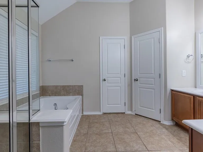 5402 Hickory Harvest Dr — Photo 10