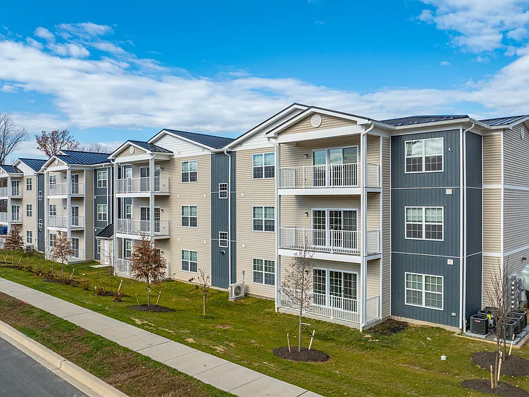 French Park Apartments — Photo 29