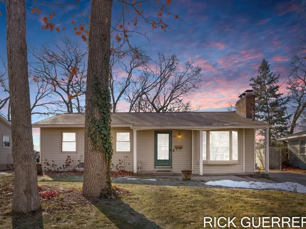 1512 Oakcrest St SW, Wyoming, MI 49509