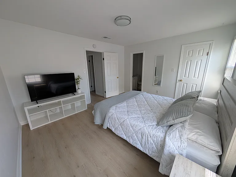 5427 Scholarship Dr — Photo 17