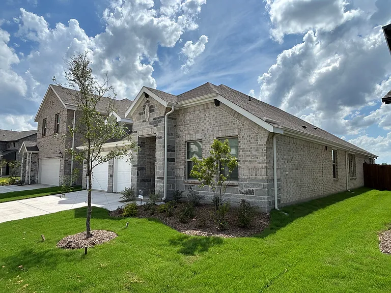 5910 Broadacre Dr — Photo 3