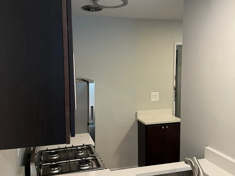 5742 N Kenmore Ave #202 — Photo 4