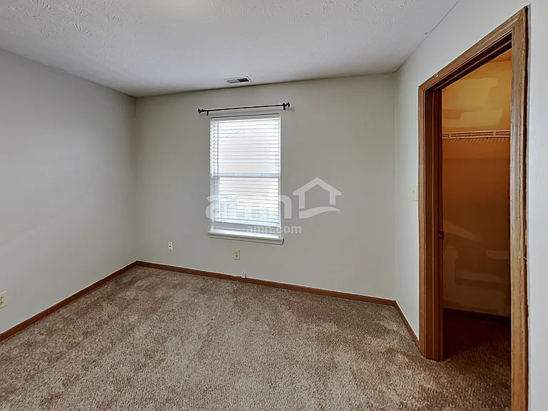 1168 Fielding Ln — Photo 17