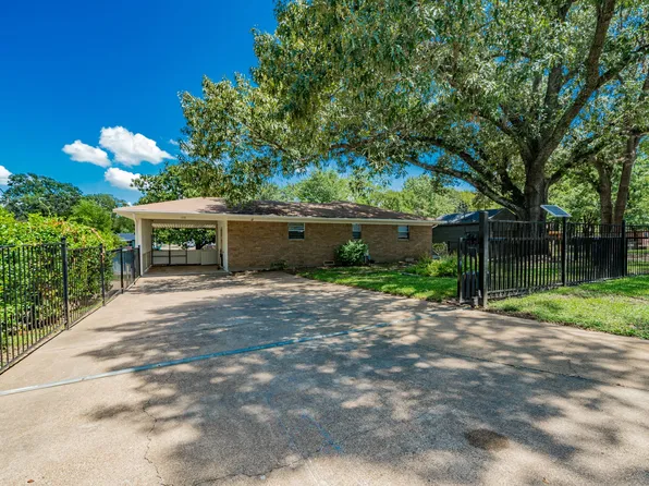 108 Henderson Harbor Cir, Mabank, TX 75156