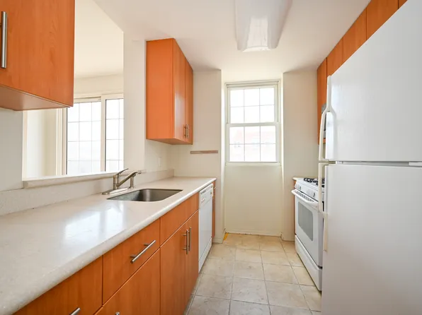 65 Oceana Drive East image 11 of 44