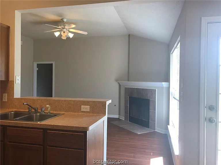 921 Windmeadows Dr — Photo 8