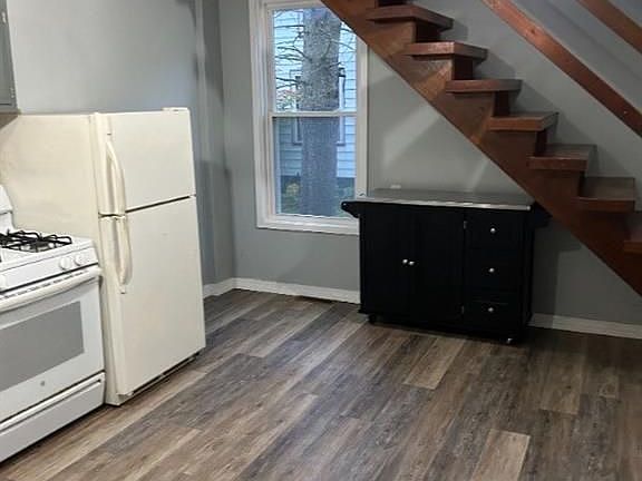 4th image of 334 W 5th St APT 2