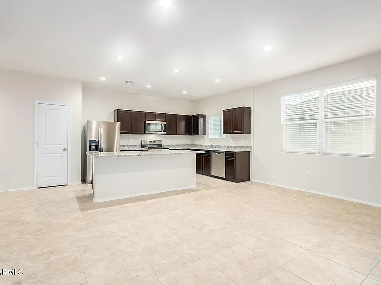 1810 W Pinkley Ave — Photo 9