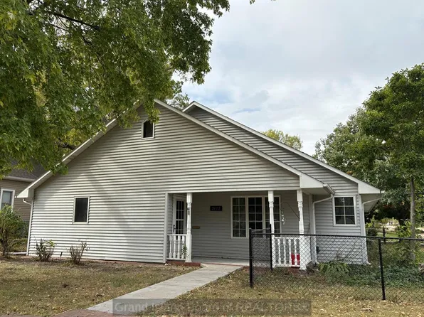 2102 14th Ave, Central City, NE 68826