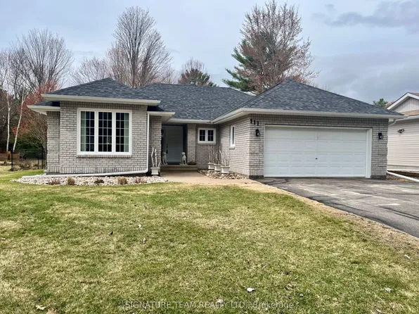 111 Thomas St, Deep River, ON K0J 1P0