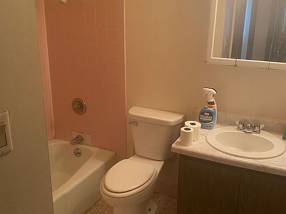 5th image of 1674 Shawano Ave #25