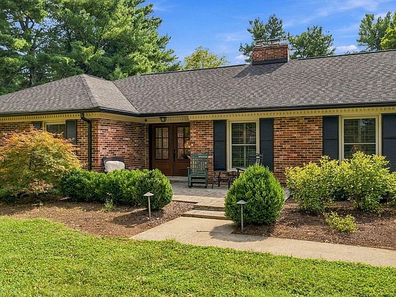 5th image of 3837 Carleton Dr