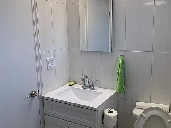 4th image of 126 Washington St #1F