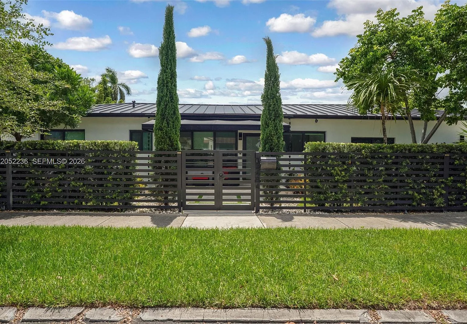 3 bed, 1700 sqft, $7,200 — Photo 2