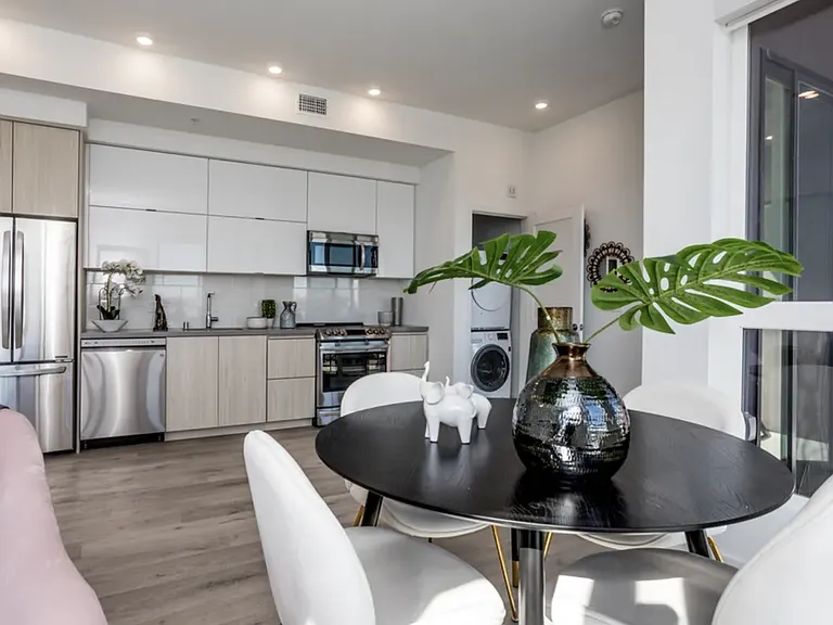 The Kenmore — Photo 11