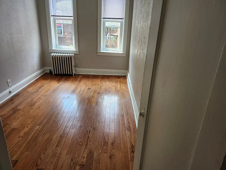 123 Roosevelt Ave #32E — Photo 3