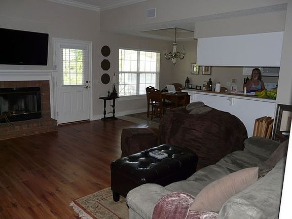 Living Room/Kitchen Area