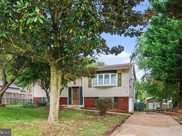 102 Midland Dr, Elkton, MD 21921