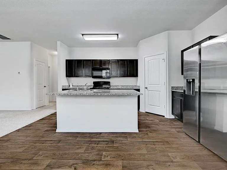 3705 Conyers Ln — Photo 8