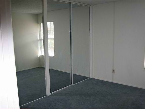 5th image of 15307 Regalado St