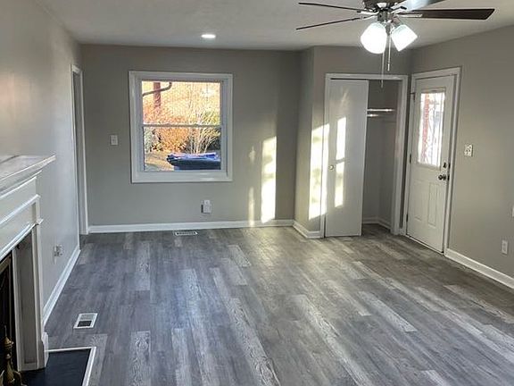 3rd image of 214 Chloe Dr