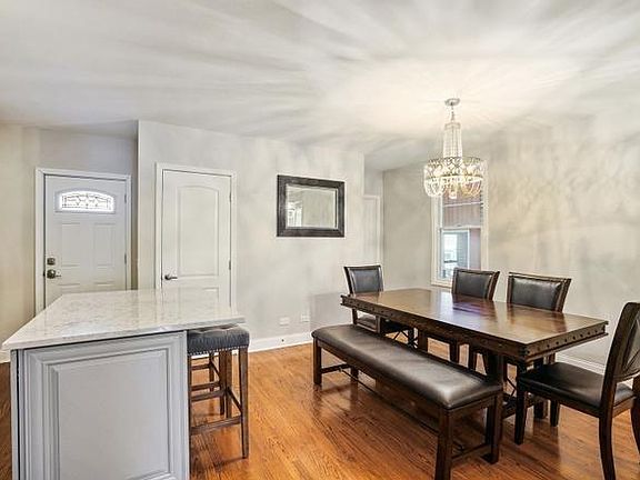 4th image of 2440 N Ashland Ave #1F