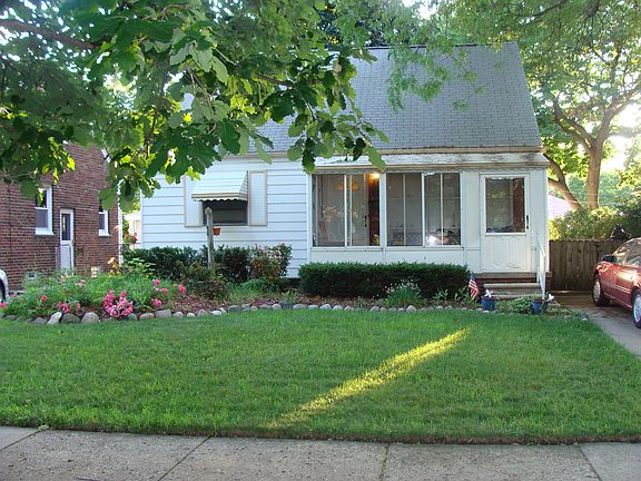 2nd image of 9616 Laurence Ave