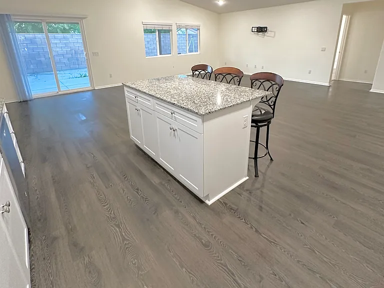 1338 Division Ct — Photo 5