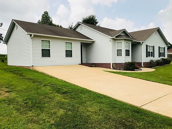 2nd image of 100 Stanford Dr
