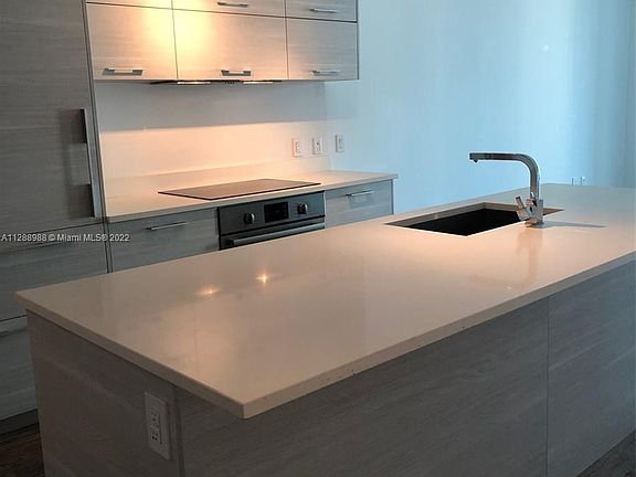 4th image of 650 NE 32nd St Unit 4502