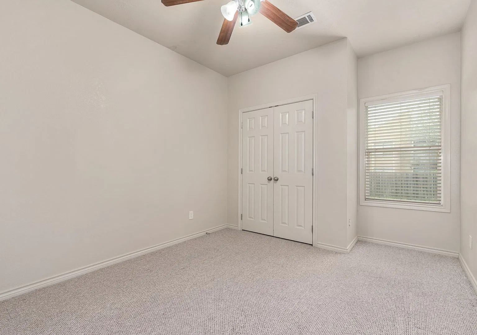 Available Aug 2027! Charming 4 Bed/2.5 Bath in Great Neighborhood Close to TAMU! — Photo 2