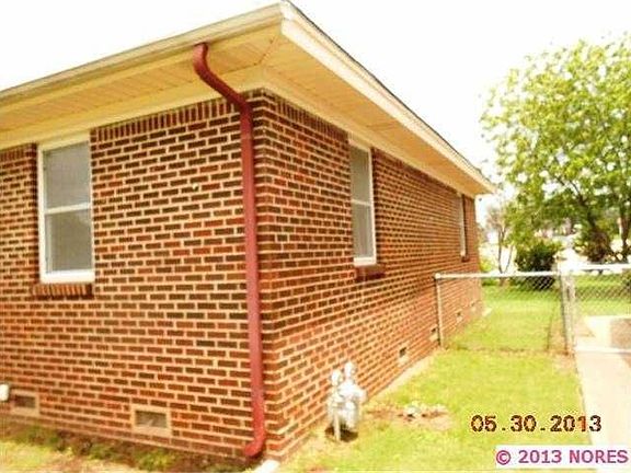 3rd image of 1247 S Poplar St