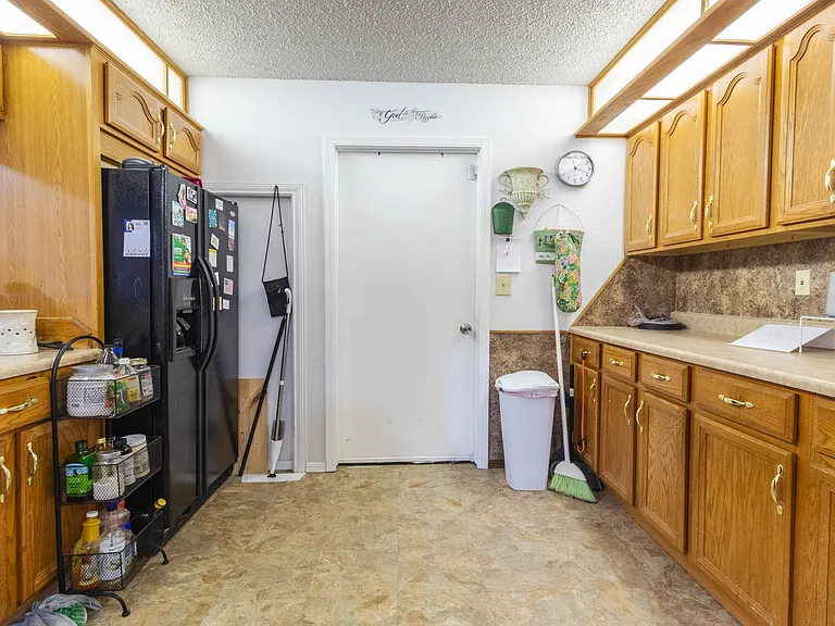 6100 Edendale Dr — Photo 9