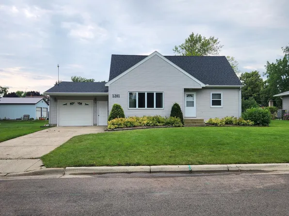 1201 W Park Ave, Olivia, MN 56277