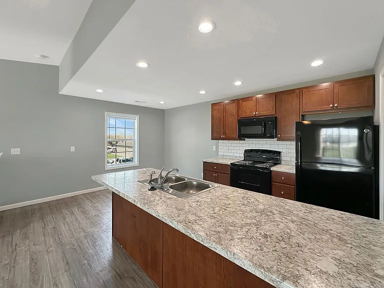 2303 N Broadway St — Photo 50