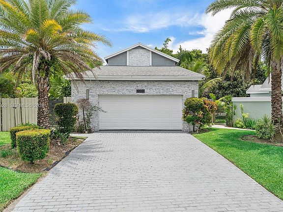 3rd image of 2055 NW 9th St