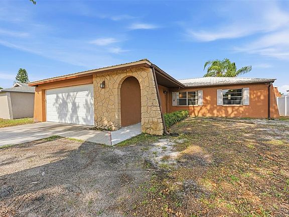 4th image of 611 Tangerine Dr