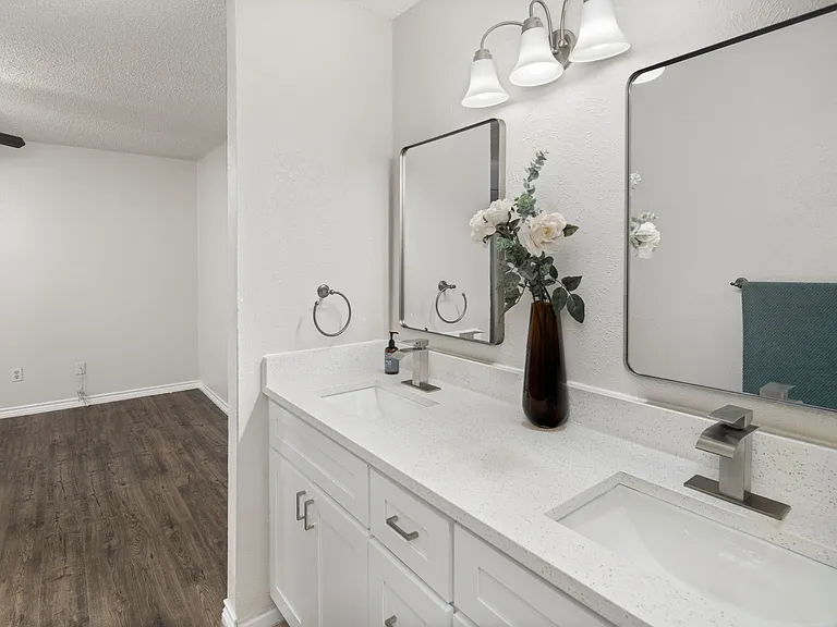 333 Melrose Dr #22D — Photo 21