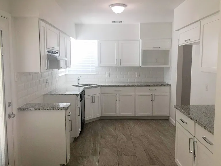 4390 Harvest Ln — Photo 13