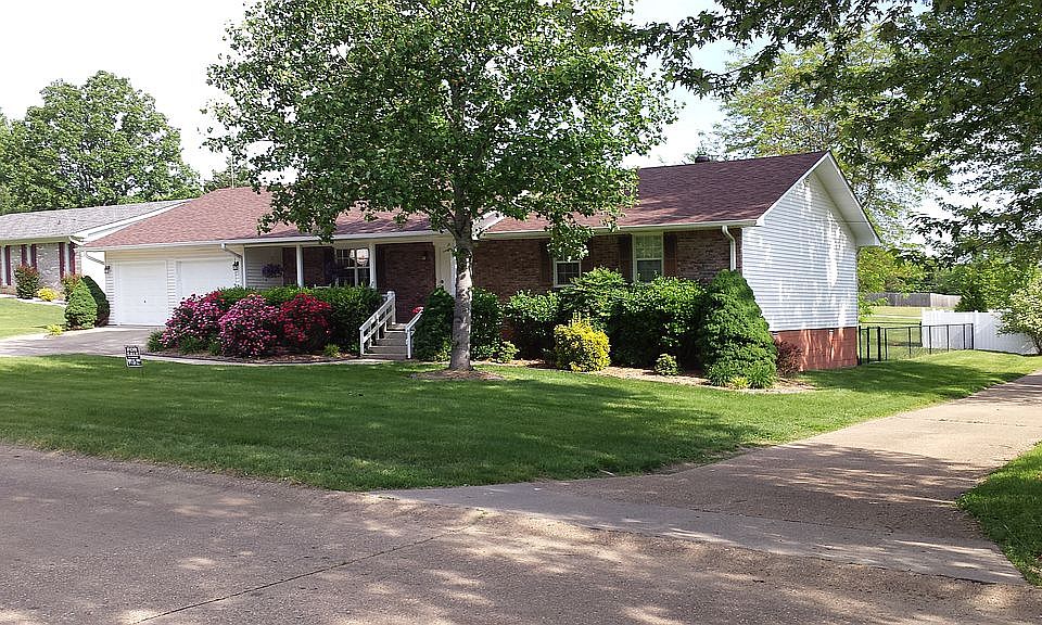 1st image of 919 Montclair Dr