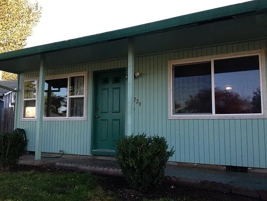 1229 Hemlock Loop — Photo 1