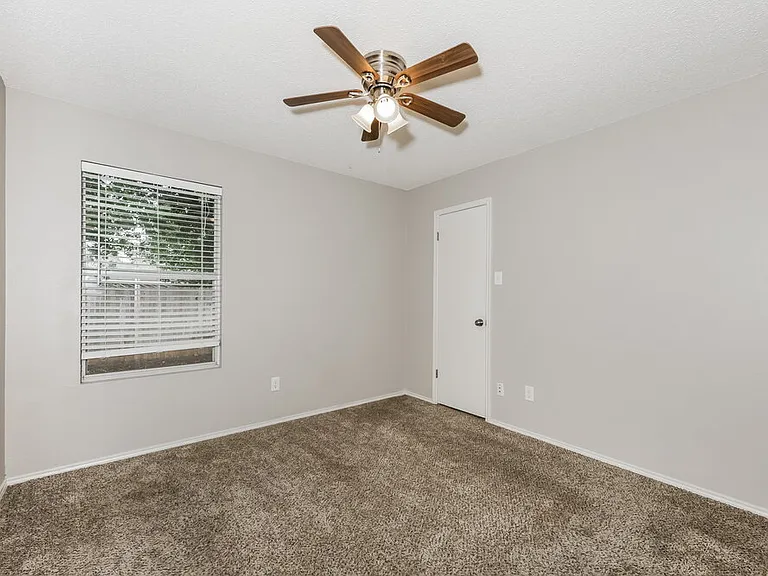 706 Langford Dr — Photo 13