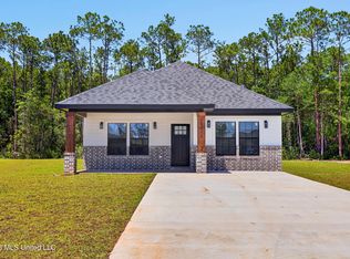 3415 Raintree Dr, Gautier, MS 39553