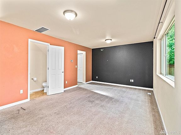 4th image of 1936 Kelowna Pl SE