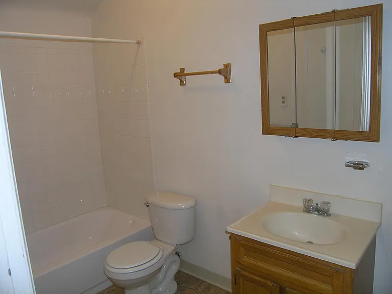 1025 Portland Pl #1 — Photo 3