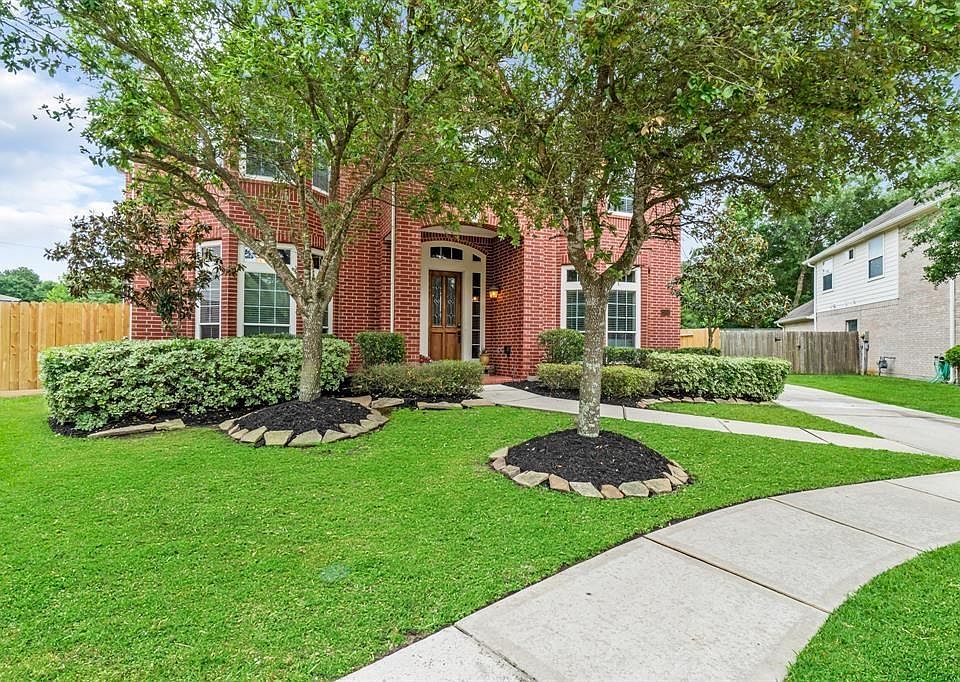 1st image of 15802 Maple Falls Ct